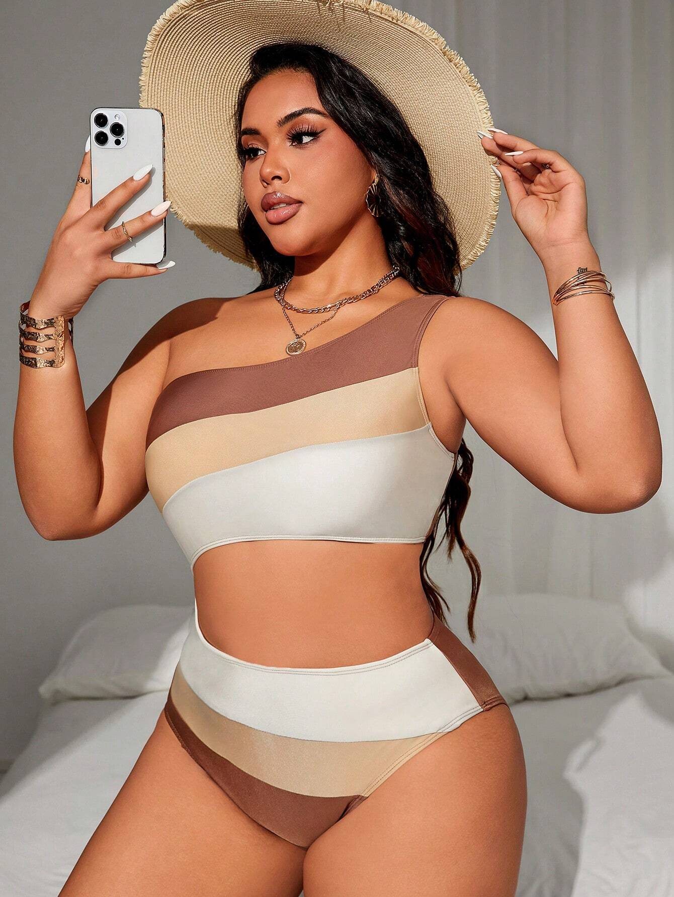 maiôs,
maiô feminino,
maiô,
plus size,
maiô plus size,
maio de praia,
roupas plus size,
roupas plus size feminina,
roupas femininas plus size,
moda plus size