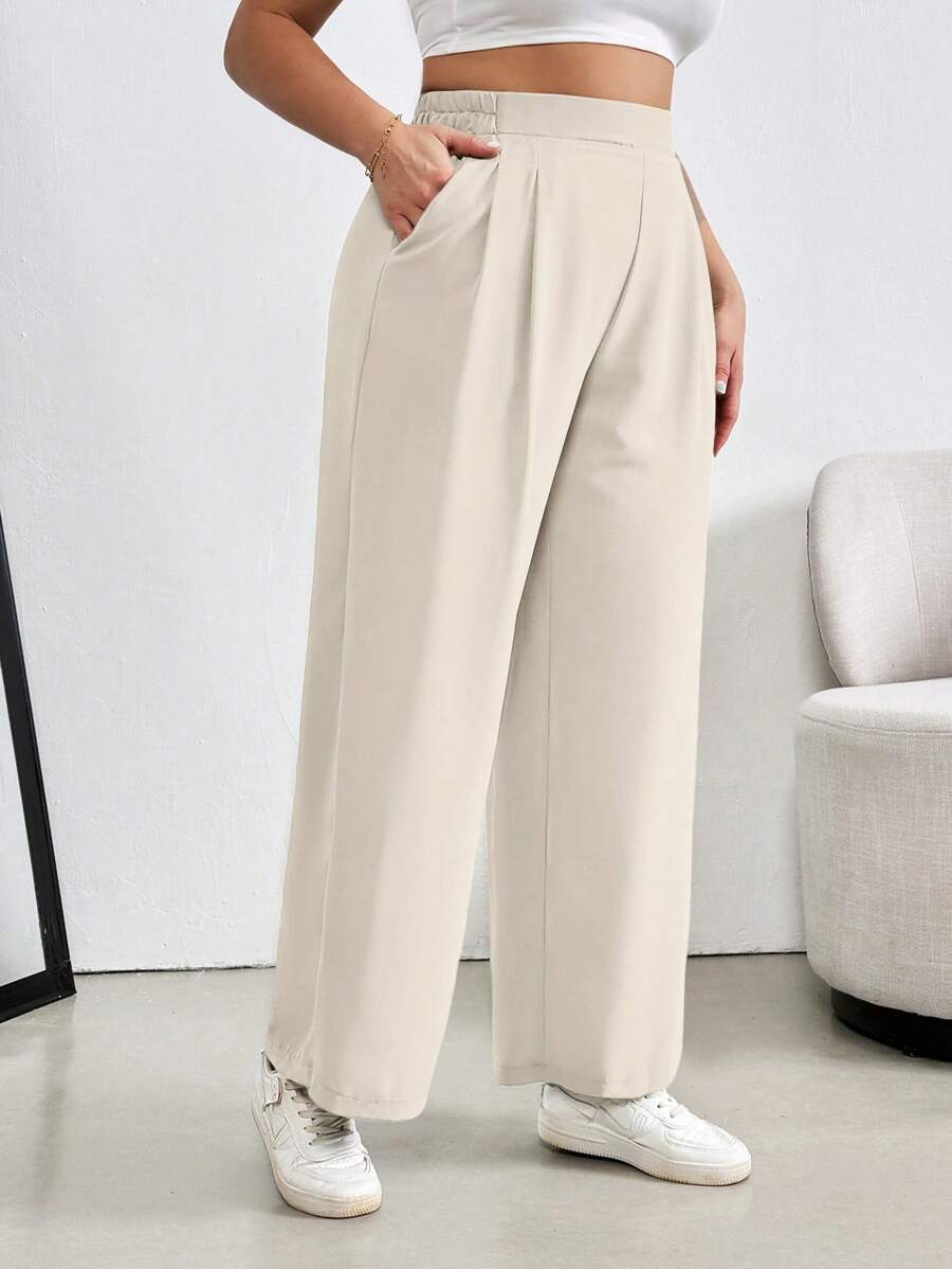 Calça Pantalona Plus Size confeccionada em 100% linho de alta qualidade, com cintura alta que valoriza as curvas e alonga a silhueta. Possui caimento fluido, toque macio e elasticidade que garante conforto durante todo o dia.
