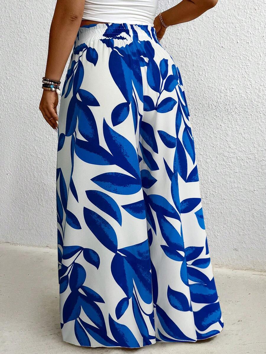 Calça Pantalona com Cinto é ideal para mulheres que buscam elegância e conforto em uma única peça. Com modelagem de perna larga e cintura natural, valoriza a silhueta e oferece liberdade de movimento. Seu tecido leve e elástico proporciona um caimento solto e confortável.