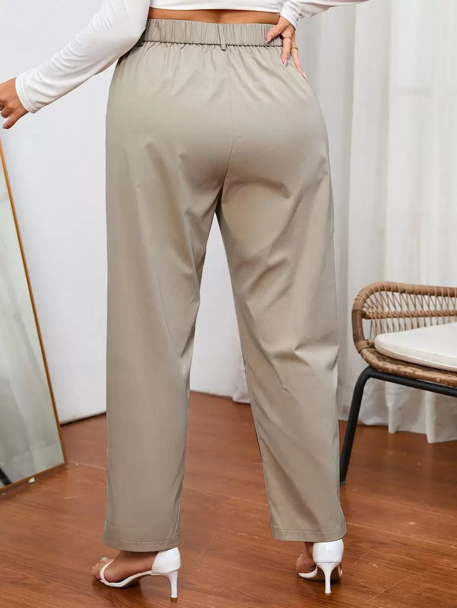 Modelagem que sustenta sem apertar, algodão 100%, caimento perfeito e corte afilado que alonga a silhueta.