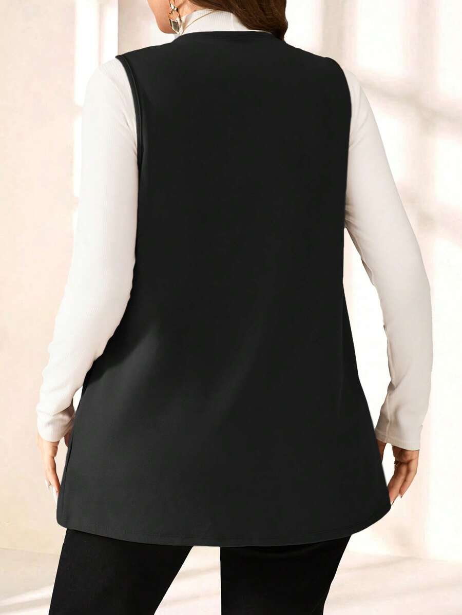 Conforto garantido com colete plus size de malha e elasticidade média.
