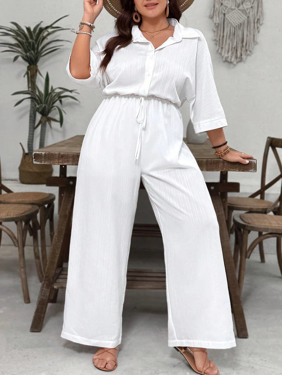 Valorize suas curvas com macacão plus size de manga morcego, confortável e fácil de combinar para qualquer ocasião do dia a dia.