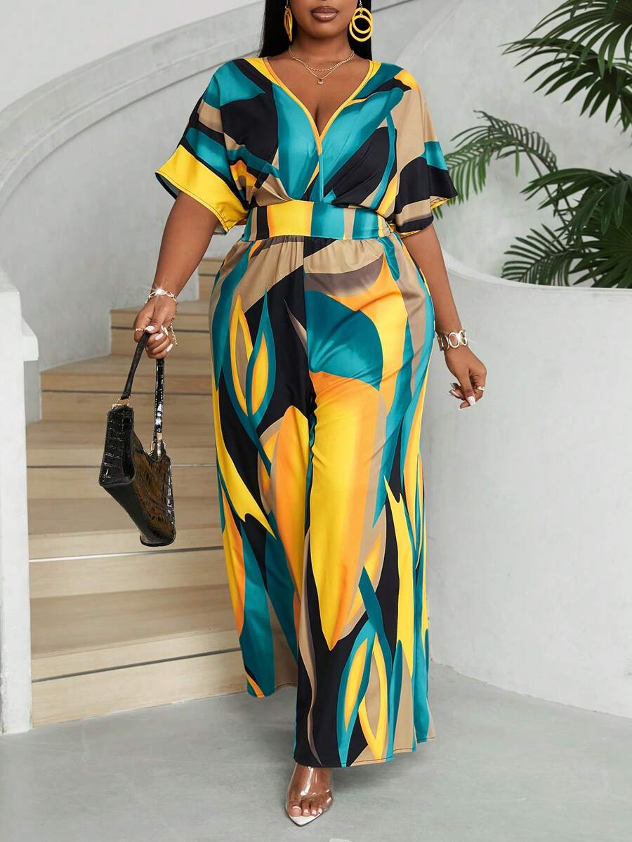 Macacão plus size com caimento leve, gola V e cintura alta. Estilo versátil para mulheres modernas que prezam conforto.