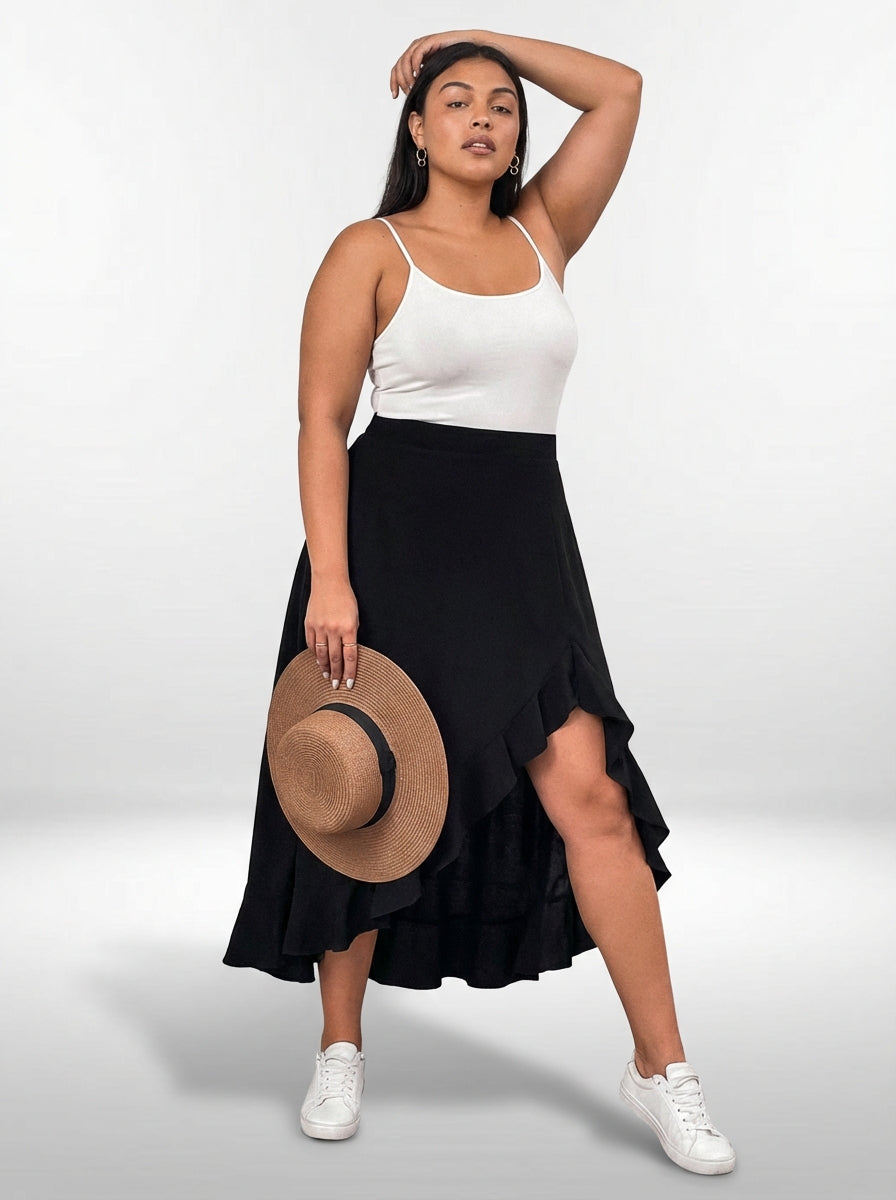 Saia plus size preta com modelagem elegante, detalhe assimétrico e comprimento longo