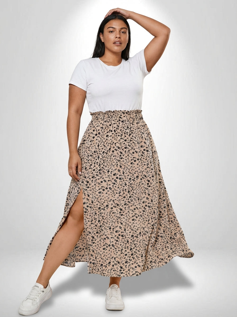 Saia Florinda plus size com estampa de plantas, cintura franzida e fenda lateral