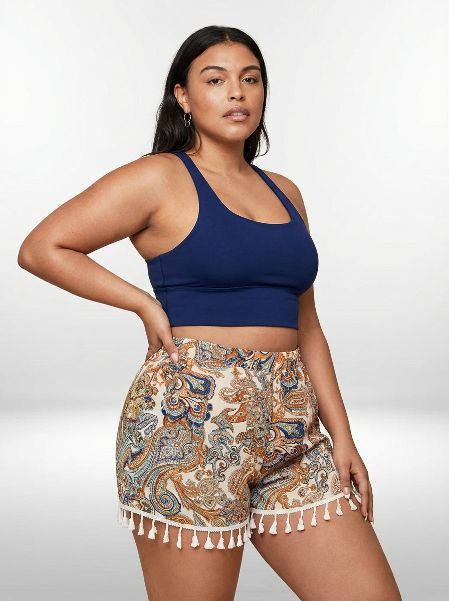 Short plus size estilo boho com estampa paisley, comprimento curto e composição em 100% algodão