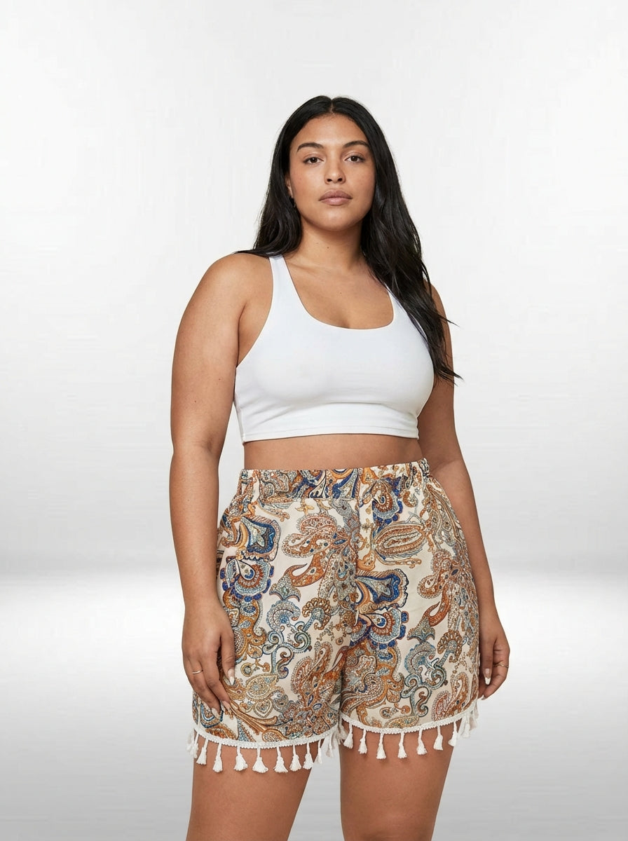 Short feminino casual Paisley plus size damasco com estampa paisley, cintura natural e caimento regular