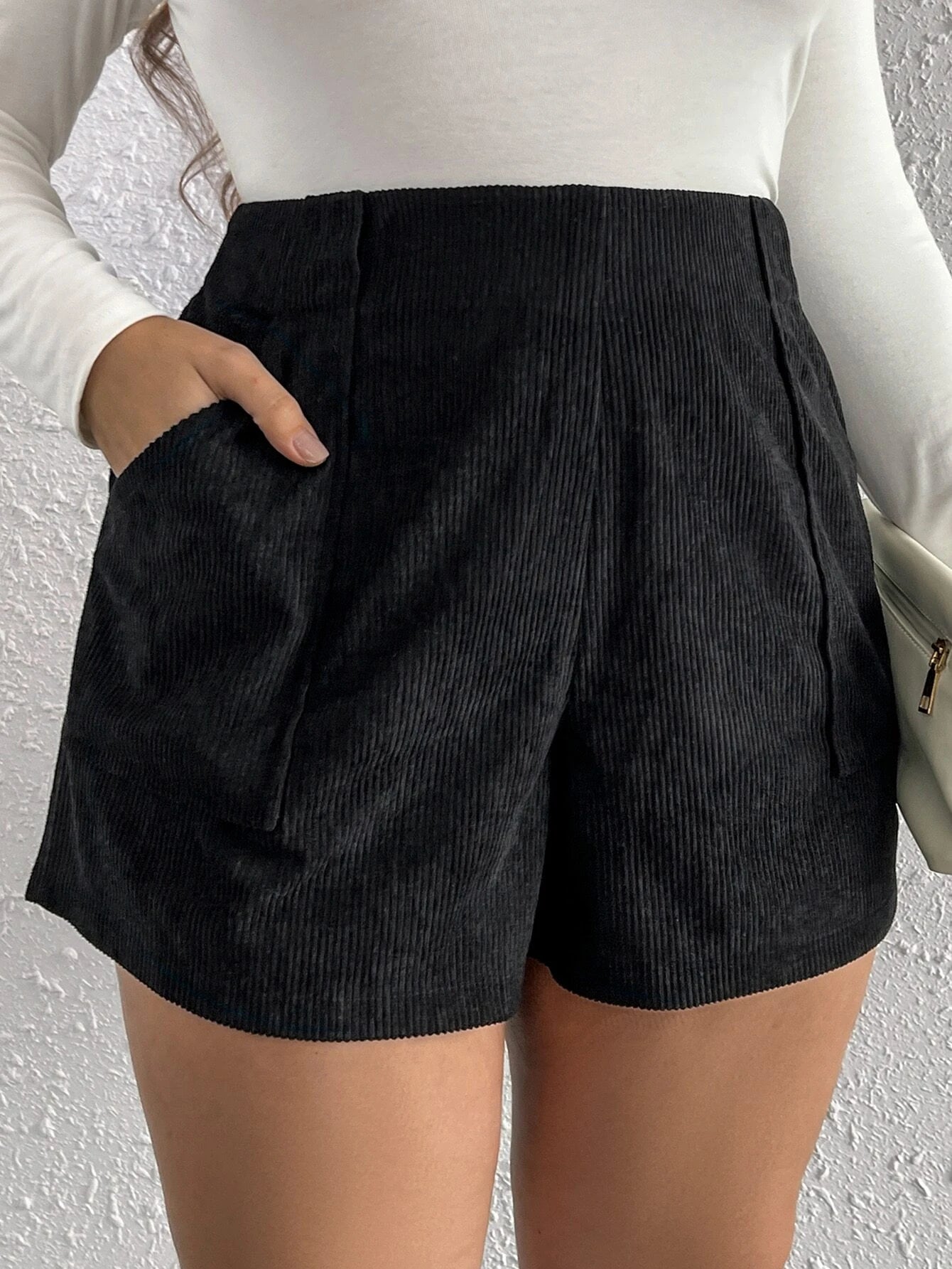 Short cintura alta da cor preta, confortável que esconde barriga, uso casual no dia a dia.