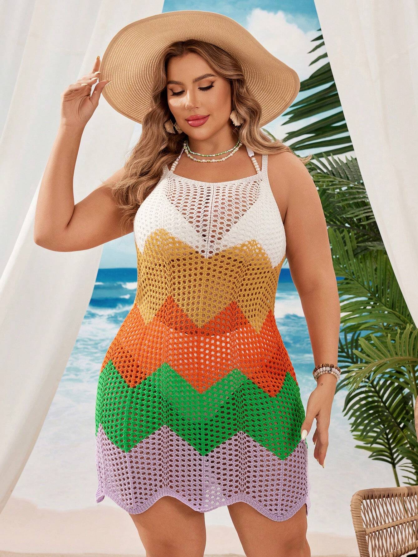 Vestido Saída de Praia de crochê frente única, costas nuas, tecido leve e estampado. Elegância e conforto para valorizar suas curvas. Com Frete Grátis.