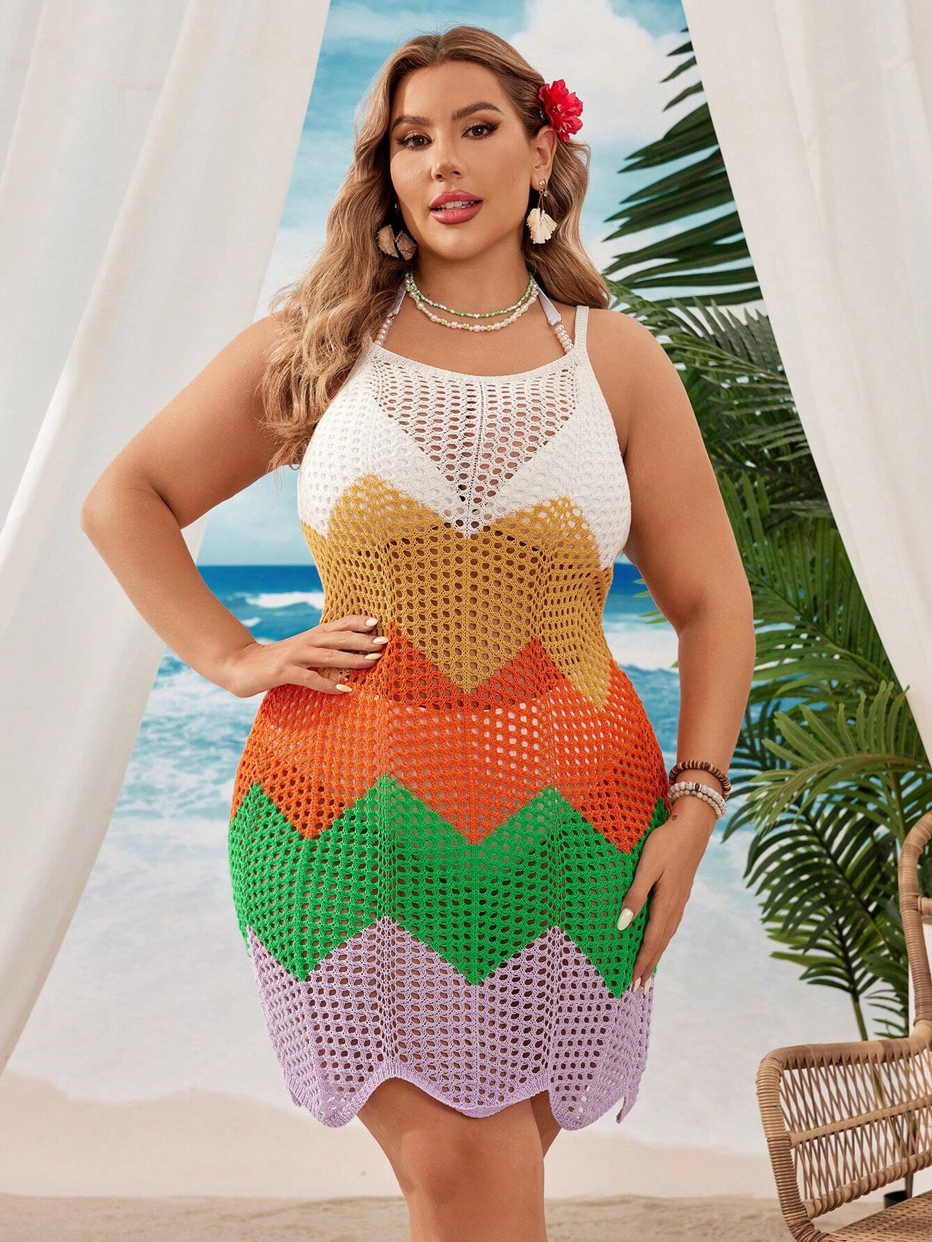 Vestido Saída de Praia frente única, costas nuas, tecido leve e estampado. Elegância e conforto para valorizar suas curvas. Com Frete Grátis.
