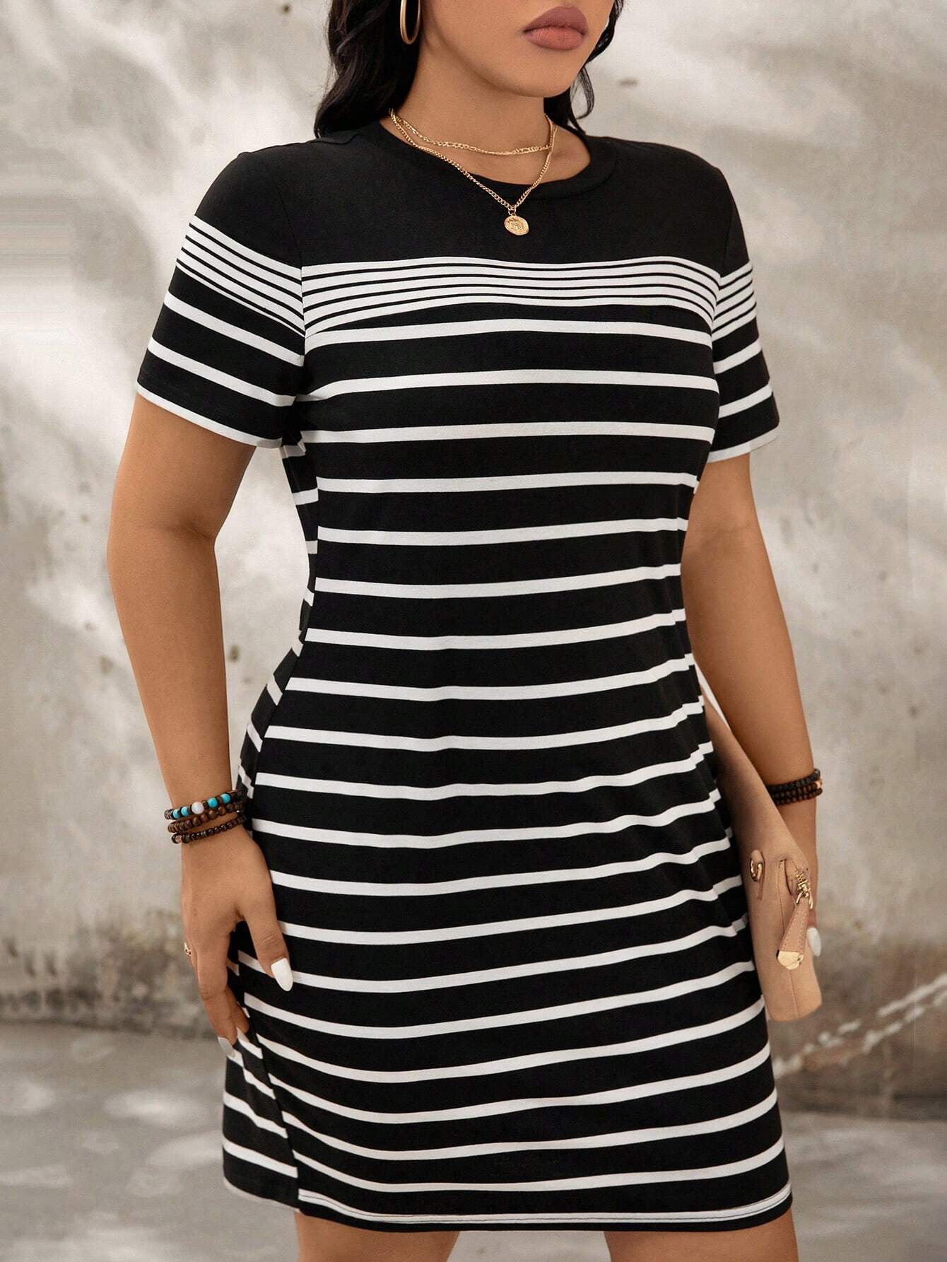 vestidos femininos,
vestido feminino,
vestidos,
vestido,
vestido longo,
vestido midi,
vestido de festa,
vestido plus size
