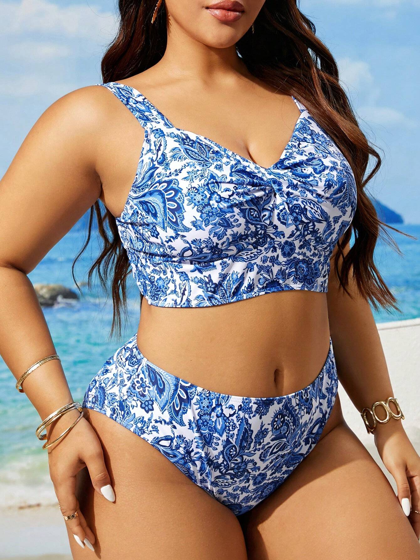 plus size,
bikini,
moda praia,
biquini,
biquíni plus size,
biquíni feminino,
biquini feminino,
biquini esconde barriga,
esconde barriga,
tampa barriga
