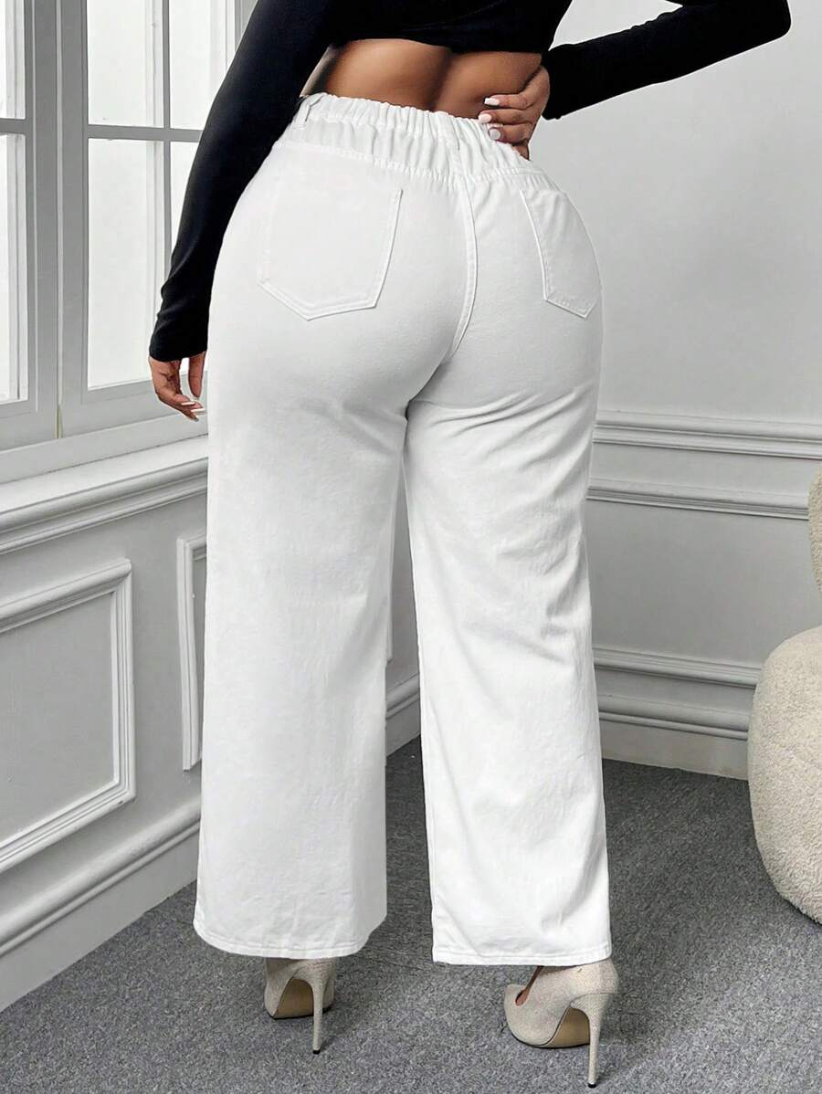 Conforto e elegância para todos os dias. Calça jeans plus size baggy que alonga a silhueta e garante liberdade de movimento.