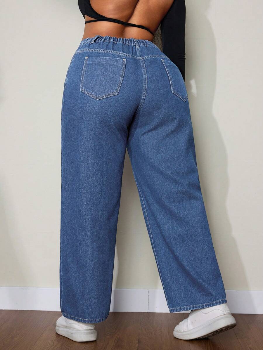 Alongue sua silhueta com calça plus size de perna larga, cintura alta e tecido 100% algodão, resistente e confortável.