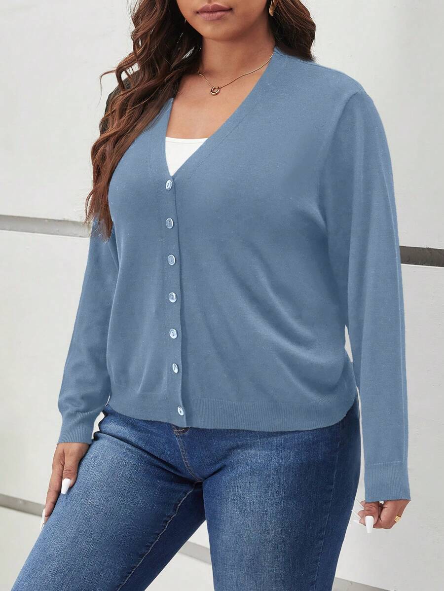 Cardigan Plus Size casual, elegante e confortável. Tecido de qualidade com caimento regular que realça suas curvas.