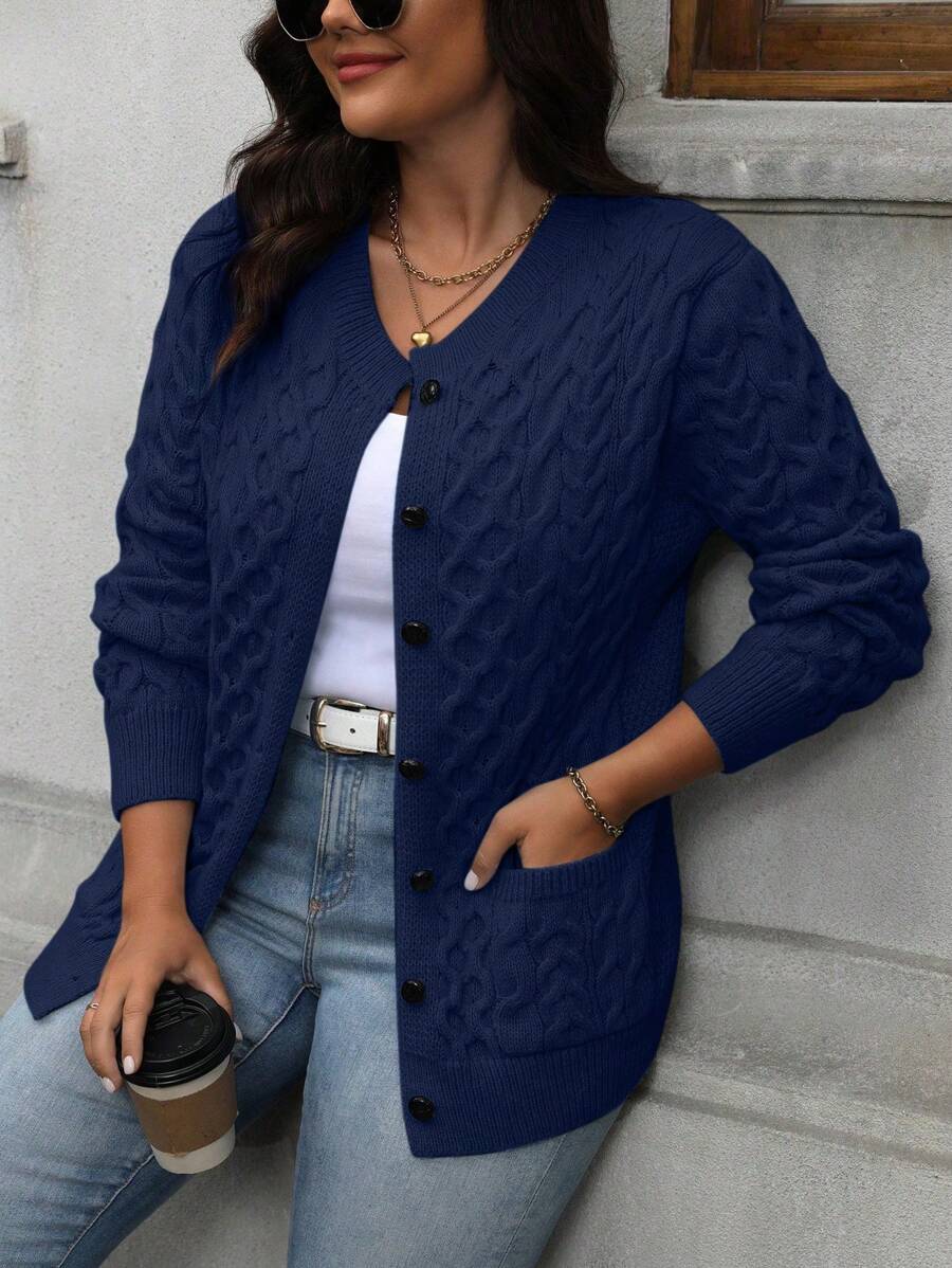 Conforto e elegância em um cardigan plus size macio e prático para o dia a dia.