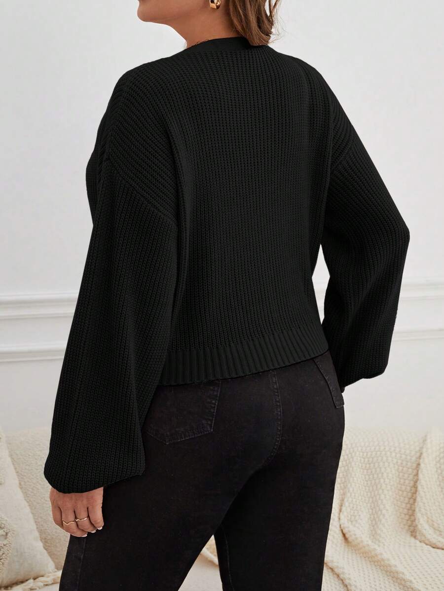 Cardigan Plus Size elegante, confortável e versátil. Combine com qualquer look casual ou profissional.