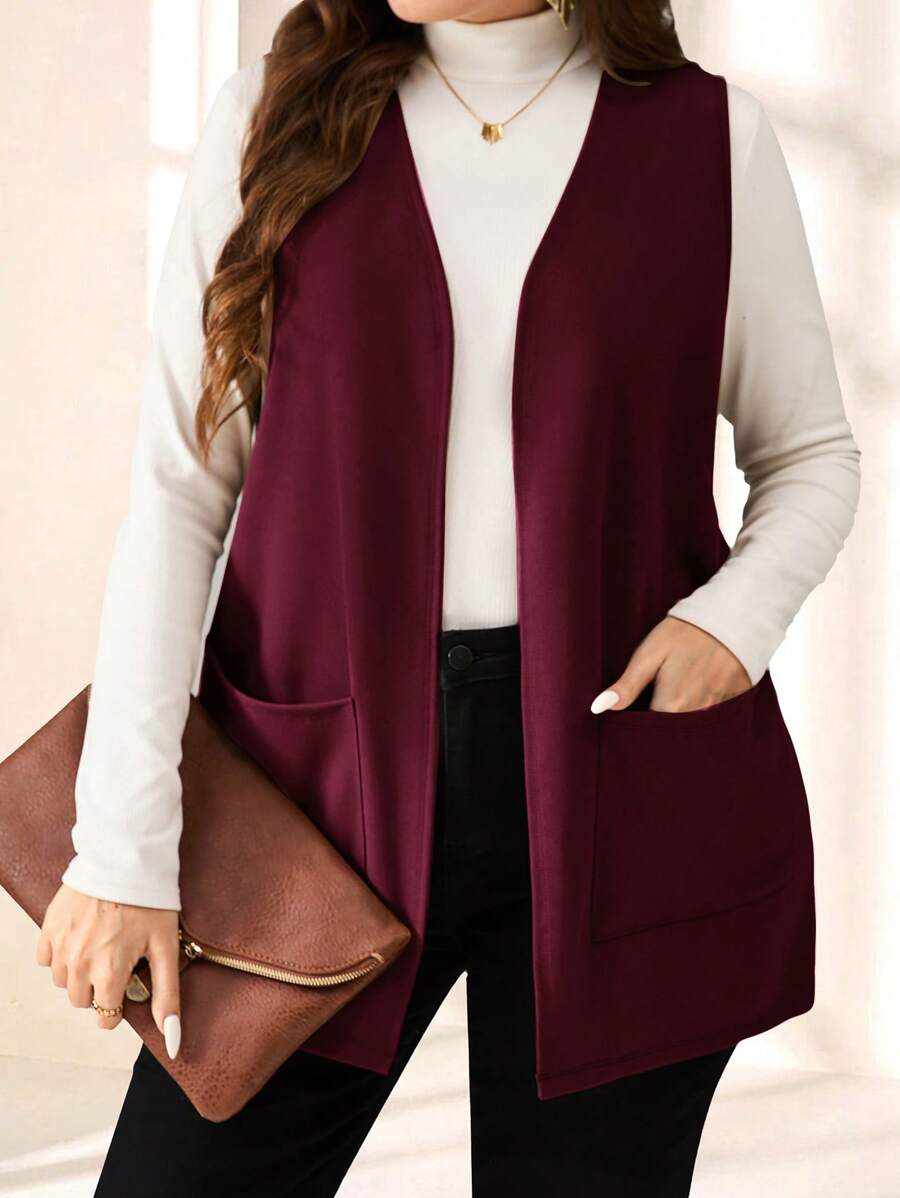 Conforto e estilo em colete plus size casual com bolsos práticos e design moderno.