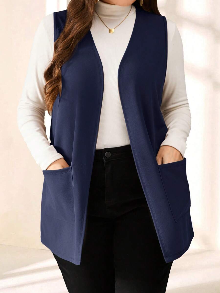 Conforto e estilo com colete plus size em tecido macio e caimento regular.