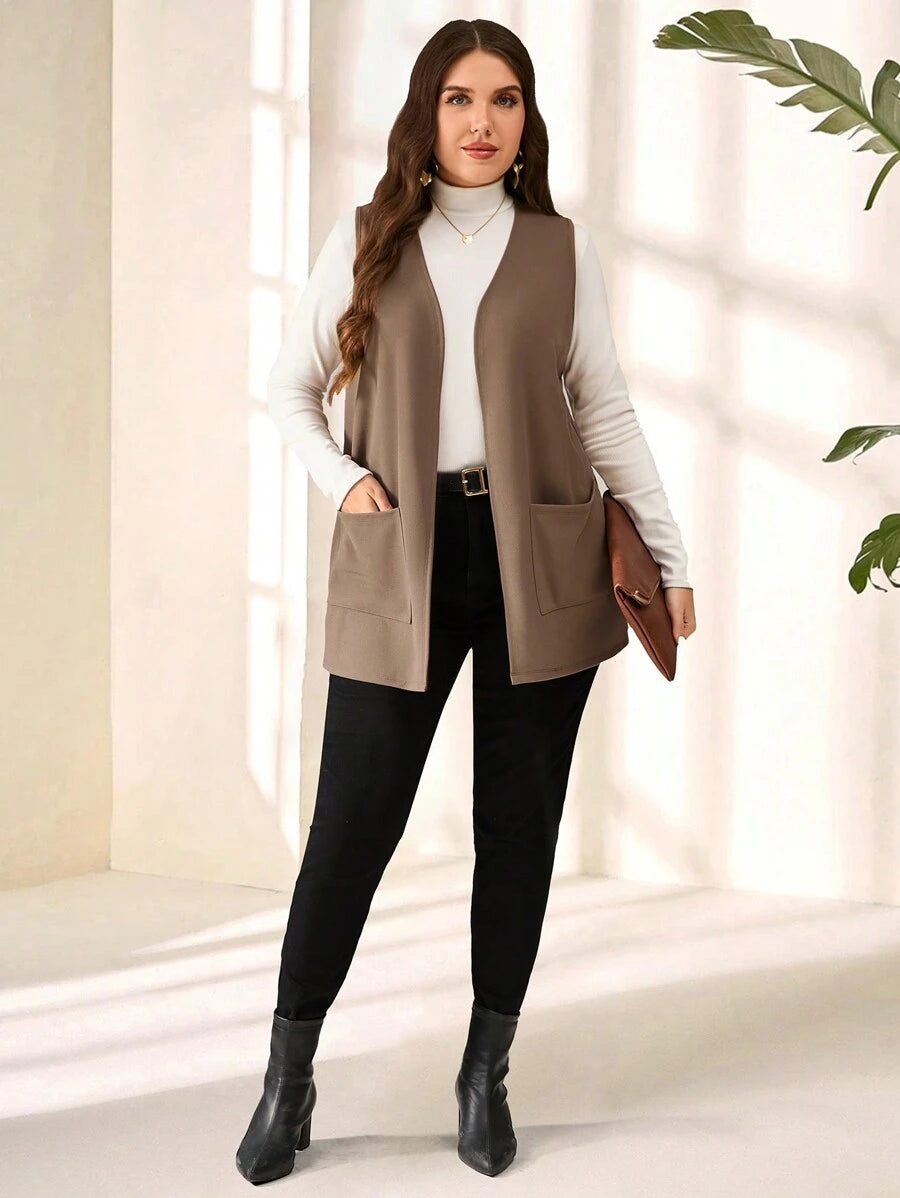 Conforto e praticidade em colete plus size com elasticidade média e design moderno.