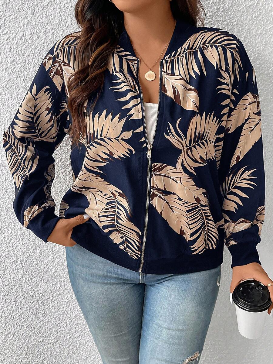 Jaqueta Bomber Plus Size Azul com manga longa, gola bomber e tecido confortável. Ideal para compor looks modernos no dia a dia.