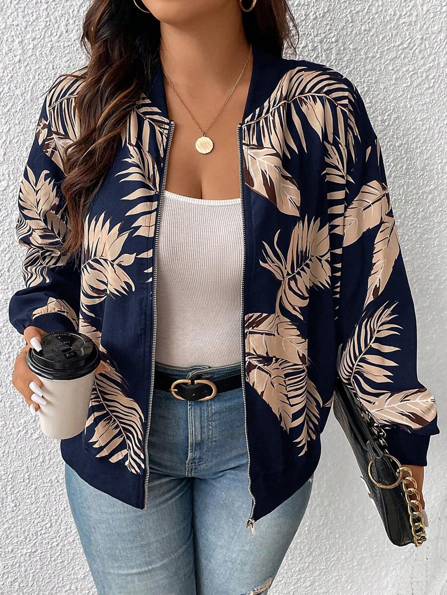 Jaqueta Bomber Plus Size Azul com zíper e forro aconchegante. Perfeita para looks casuais com caimento elegante e confortável.