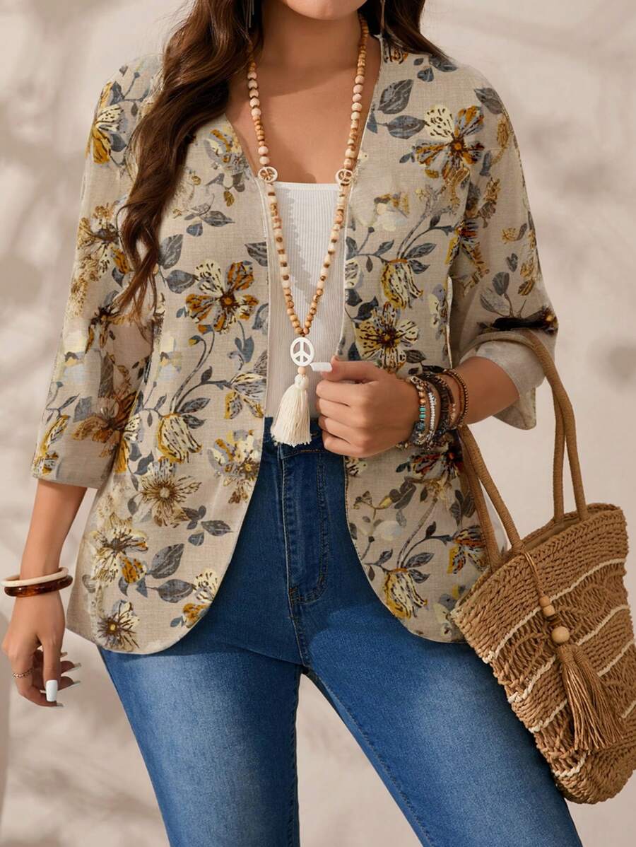 Destaque seu look com nossa jaqueta plus size casual floral 3/4. Conforto, caimento perfeito e sofisticação para o dia a dia.
