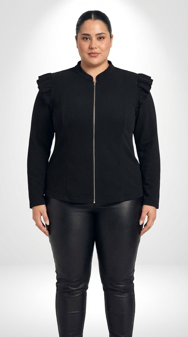 Jaqueta plus size preta com gola baixa, mangas longas e fechamento prático em zíper