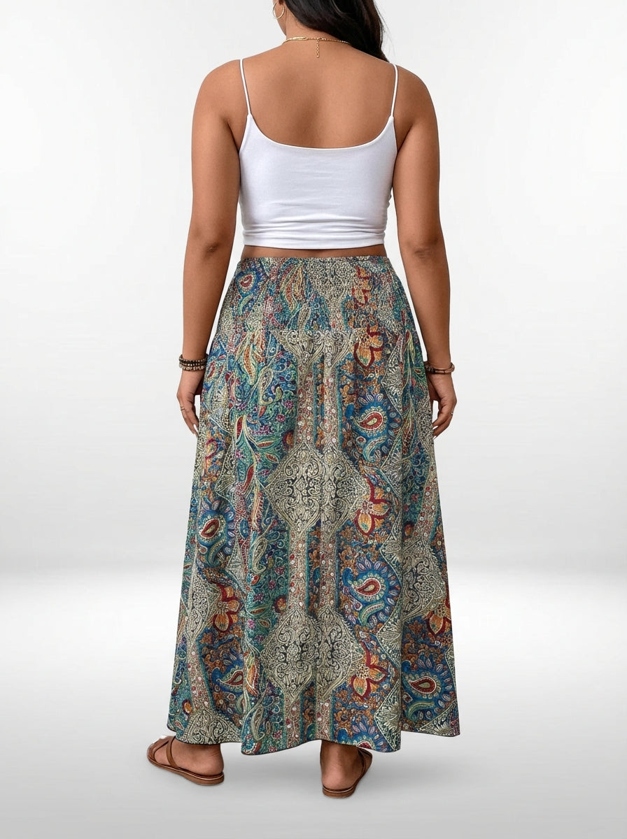 Saia plus size longa em estilo boho com caimento solto, detalhe franzido e cintura alta