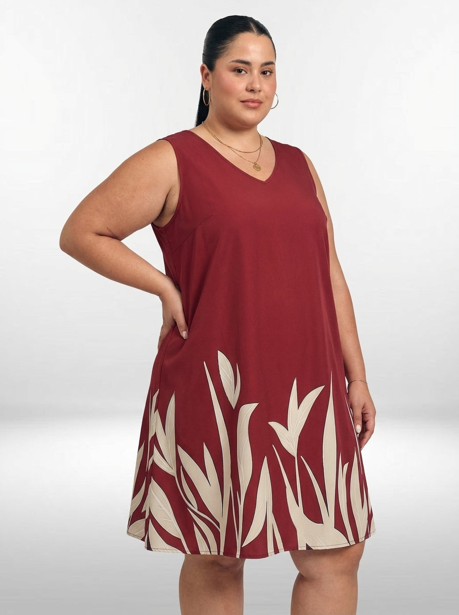 Vestido plus size vermelho estampado com plantas, mangas flare e caimento solto