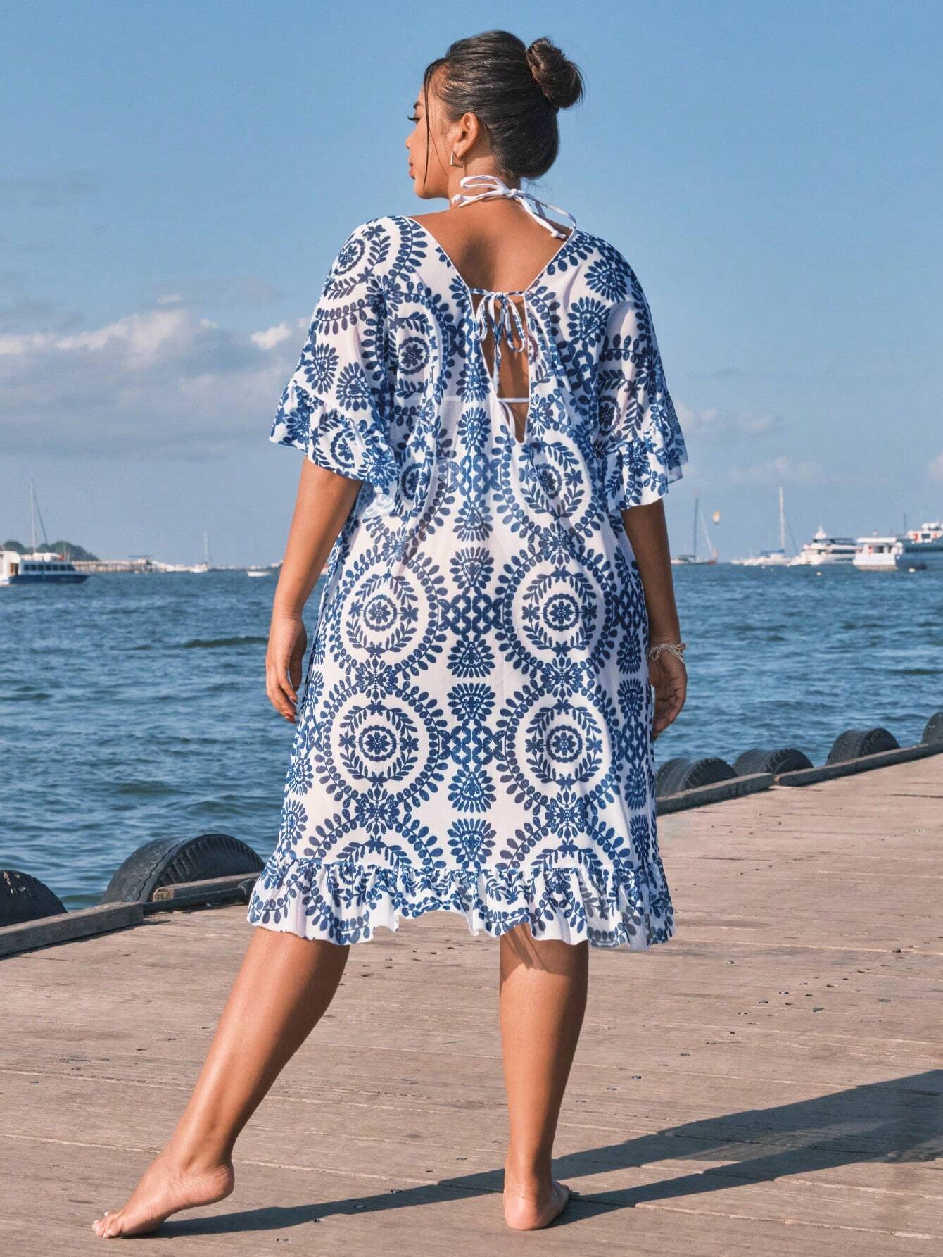Saída de Praia Para Plus Size com estampa tribal, modelagem slim e decote V. Sofisticação e conforto para valorizar suas curvas com elegância.
